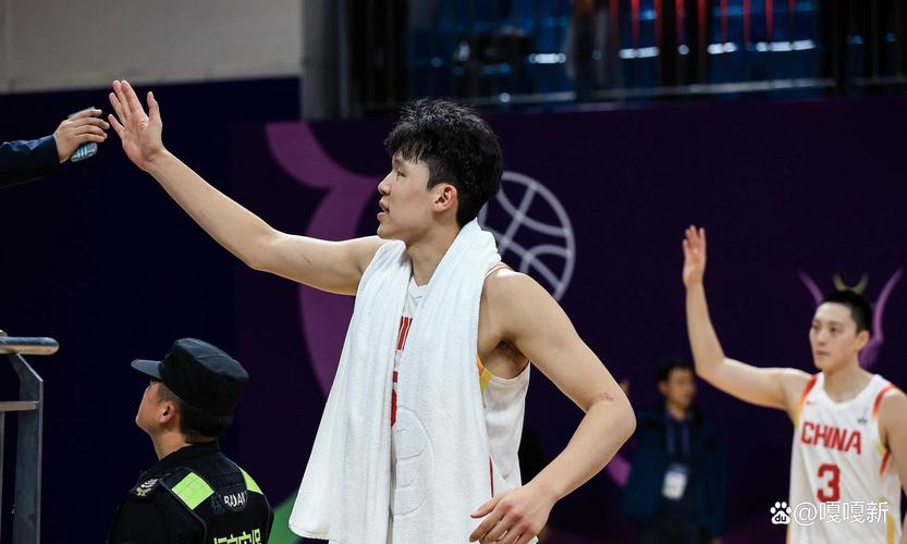 杨瀚森：希望新秀赛季在场上不要犯错 别拖后腿 在场上多待几分钟