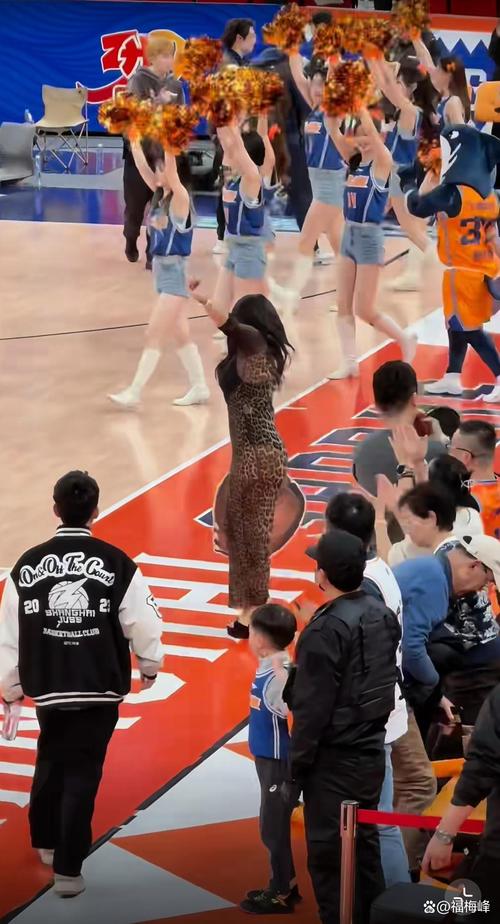 媒体人晒AUBL啦啦队：据说第二个赛季开始转为主客场赛制