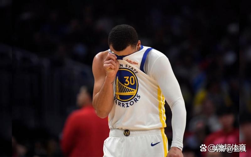 新赛季首场季前赛即将开打！库里晒特效图回顾年轻的自己！