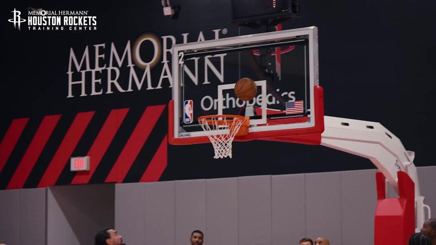 火箭官方晒新赛季训练营集锦：让他们说去吧 结果会告诉你答案