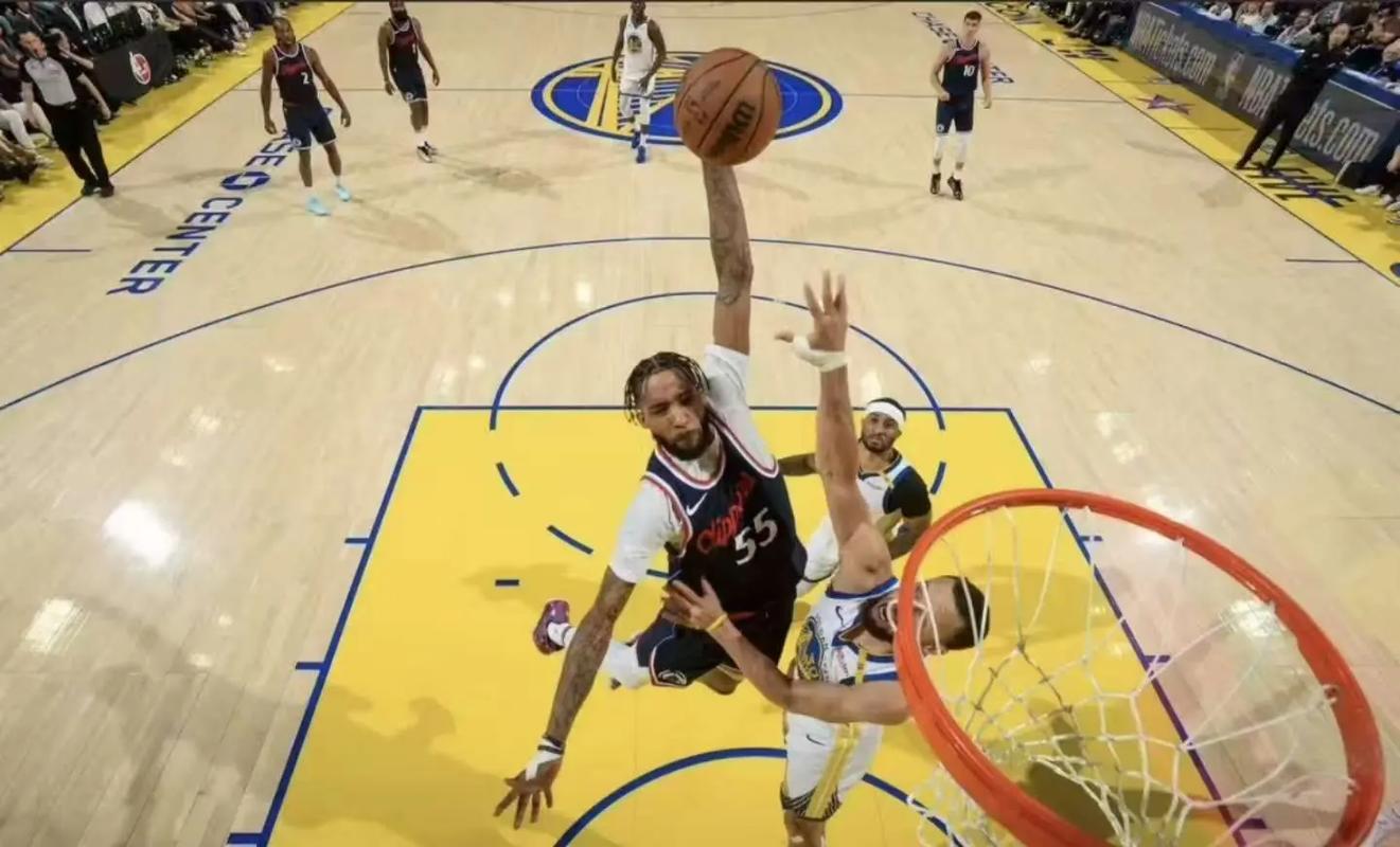 德里克-琼斯：我和科林斯绝对是联盟弹跳力最顶尖组合 这是事实