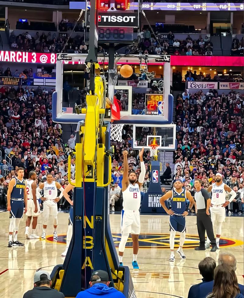 保罗谈防守角色：生涯有很多防守技巧 我知道自己要做什么