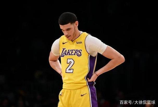 队记：球哥新赛季出场时间限制在20分钟左右 且不会出战背靠背