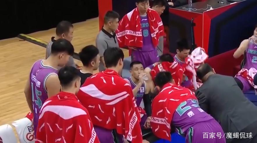 山西队哀悼徐长锁指导：这是中国篮球界的损失 徐导 一路走好