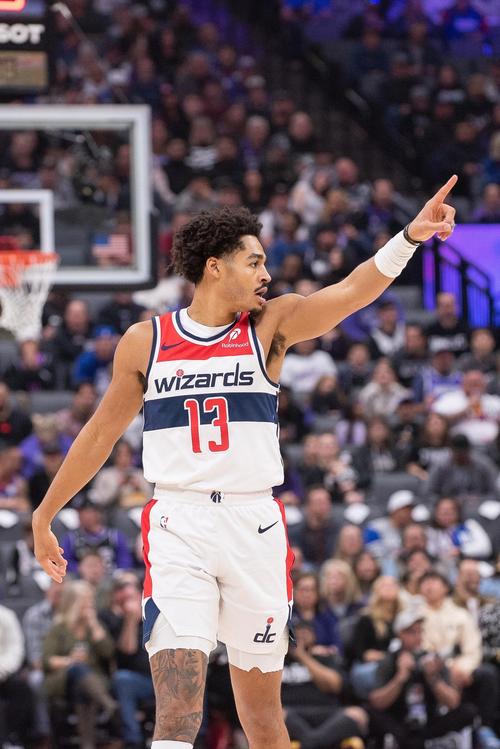 稍微出出汗！米切尔18分钟5中3拿到7分 另有1板2助2断