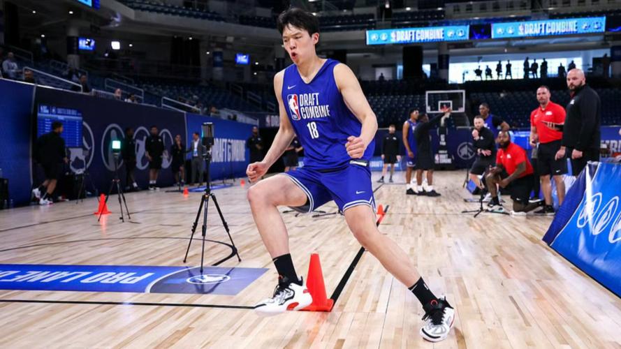 4分&6犯离场！美网友：杨瀚森有天赋但太慢太软！3年内必淡出联盟