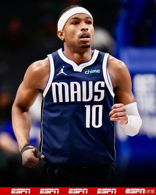 基德：布兰登-威廉姆斯要清晰把握进攻节奏 有球权时他是场上领袖