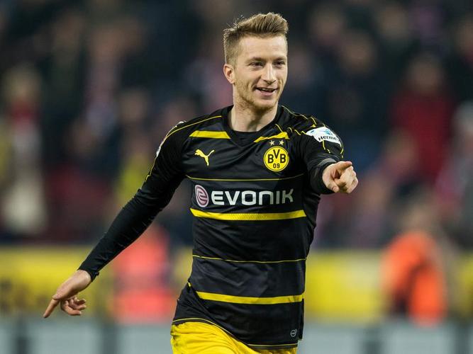 亏大了！小卡半场压哨对奥拉迪波越位犯规送两罚一掷