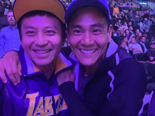 🔥世界级同框~马云&成龙和贝克汉姆排排坐 一起看NBA中国赛🏀