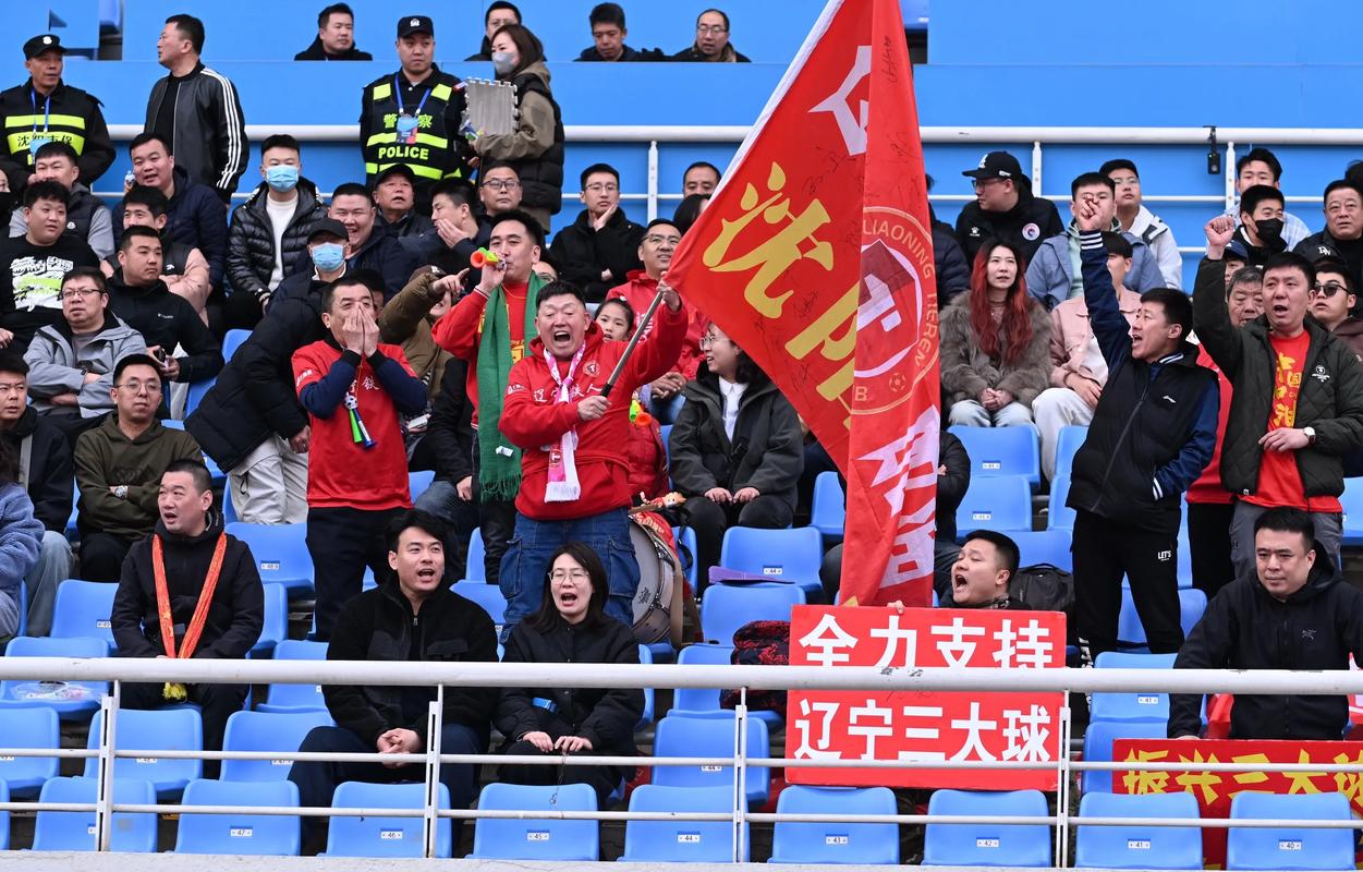 太强了！姆本扎鱼跃冲顶梅开二度26轮26球，辽宁铁人再度领先