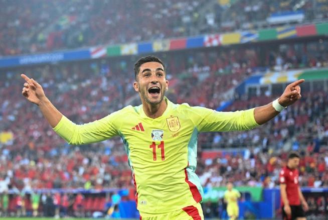 西班牙足协官方：为国家队出战50场，祝贺费兰-托雷斯！