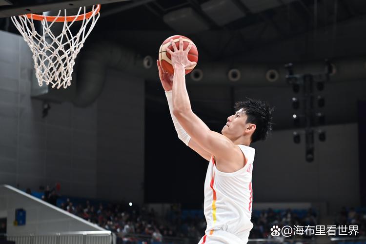 媒体人：曾凡博最好的选择是下赛季健康打完CBA 然后去NBA训练营