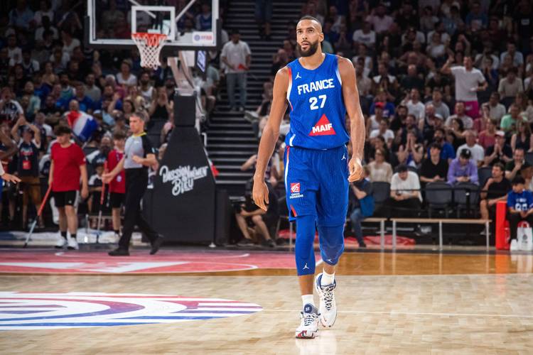 戈贝尔：华子有能力成为最佳防阵球员 他能防守各个位置