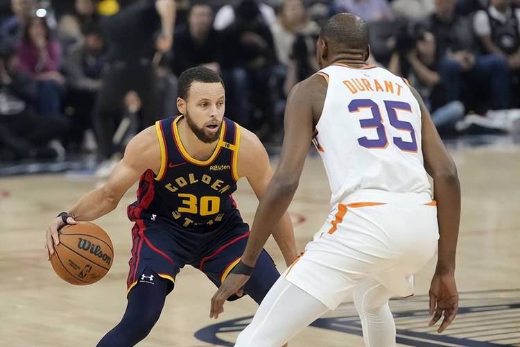 美网友：铁林白痴库里就是体系 他总是需要不停地移动掩护才能突