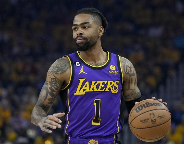 这就开始试验起来了！美记：拉塞尔缺席 弗拉格将担任首发控卫！