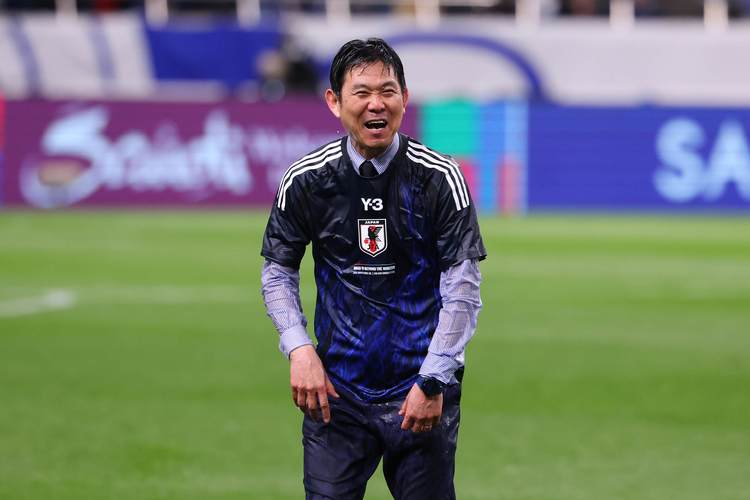 有能名将，日媒：森保一赛后发布会长达47分钟，离开时向记者比心