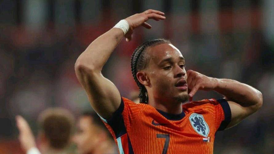 全队18失误！马祖拉：要提升身体对抗包括掩护 已和A-西蒙斯说过