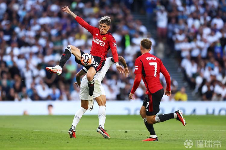 评分仅6.2!约克雷斯数据:3射2正,8次丢失球权,20次触球