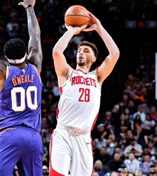 阿里纳斯：火箭这赛季还不行 申京&阿门都还没找到自己定位