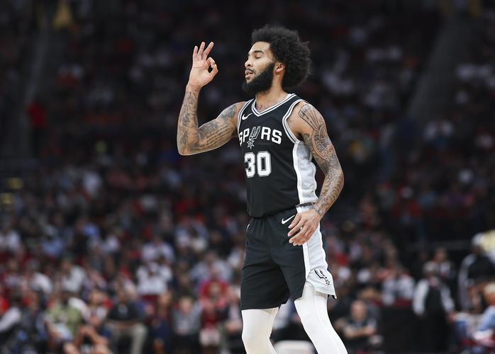 外线神准！尚帕尼5记三分球射落15分3板1帽