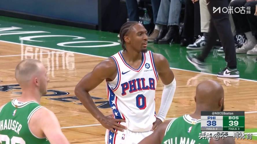 NBA杯76人迎战绿军先发：马克西&埃奇库姆&恩比德&乌布雷&沃克