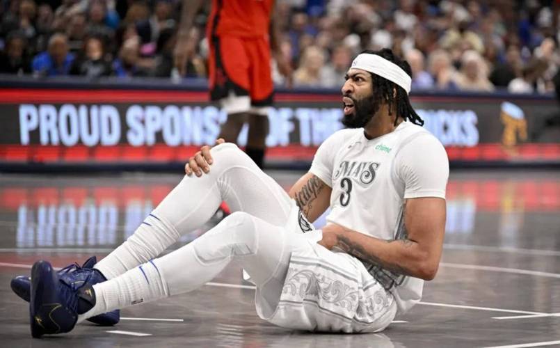 昨日比赛伤退！浓眉因腿部伤势预计将缺席周日对阵活塞比赛