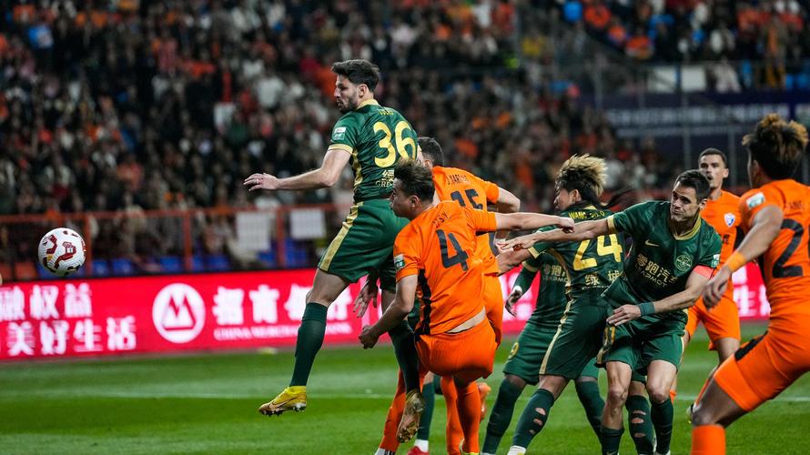 半场-奥斯卡2分钟送助攻佩德罗-恩里克破门 玉昆暂1-0西海岸