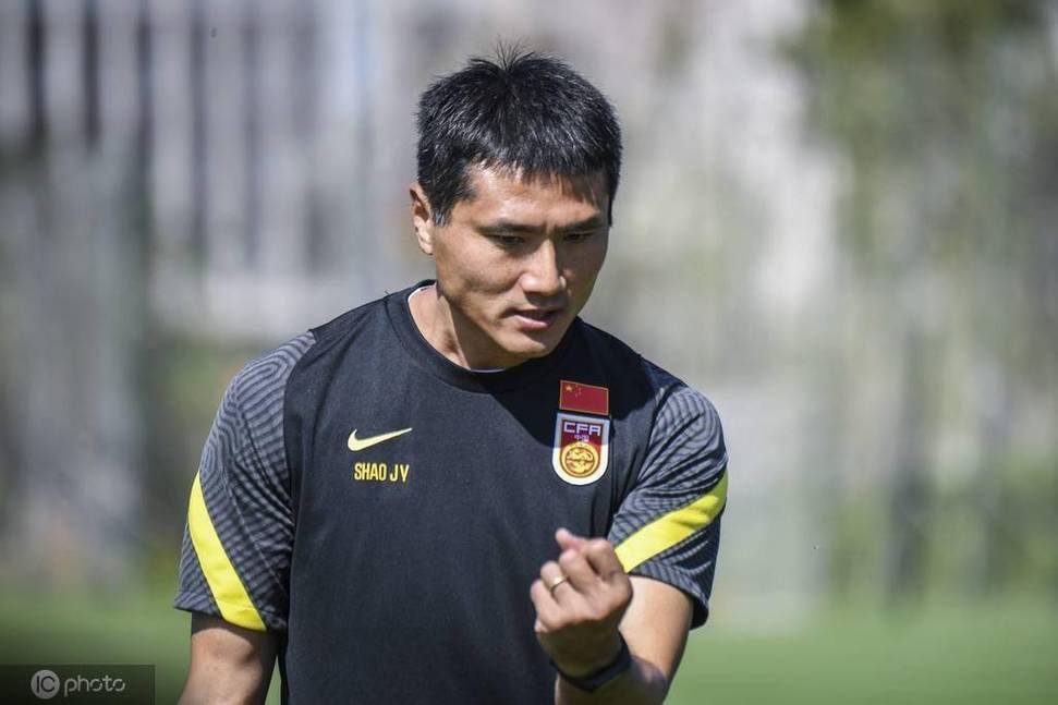 :邵佳一、李国旭参加国足新帅选聘,邵佳一成主要候选之一