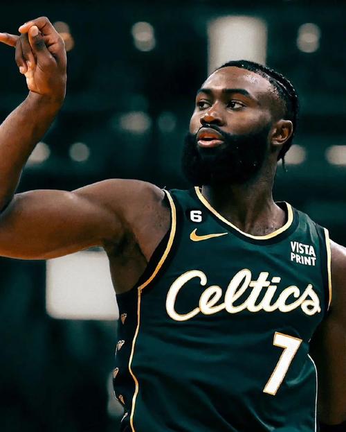 绿军迎战爵士先发：普理查德、怀特、杰伦-布朗、米诺特、科塔