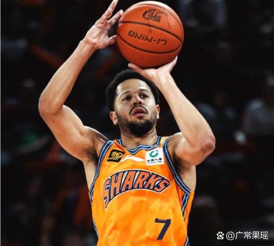 1助攻+4关键传球，官方：哈维-西蒙斯当选热刺4-0哥本哈根最佳