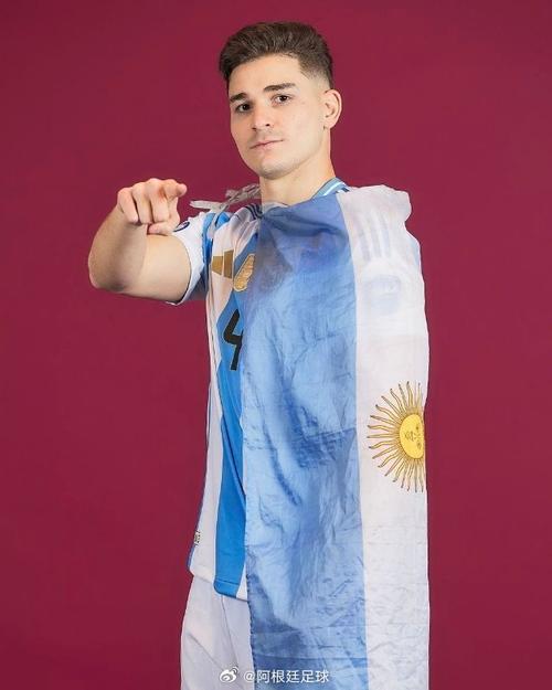 能力体现！阿尔瓦雷斯爆射首开记录，打进赛季第9球！