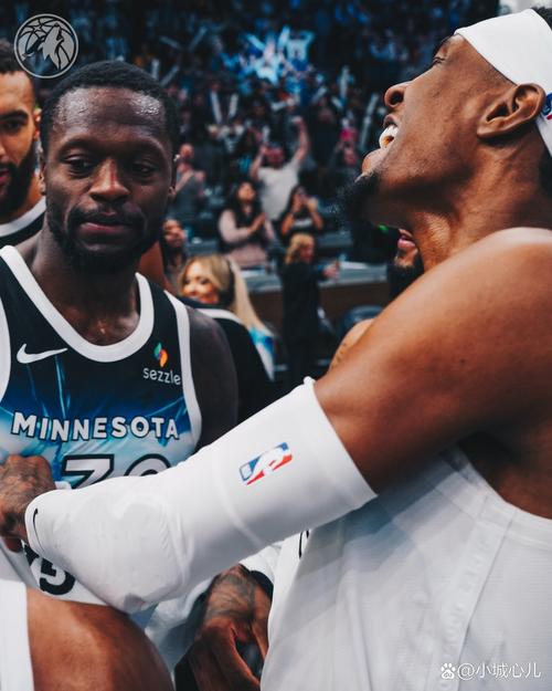 很难找到比他更强！吉莱斯皮：布克进攻选择非常好 他是顶级球员