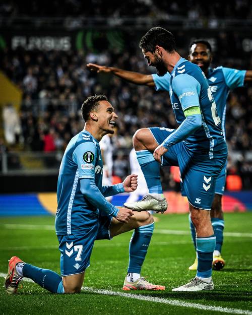 吉马良斯：丹-伯恩的进球太精彩了，我第一反应本以为他要传球