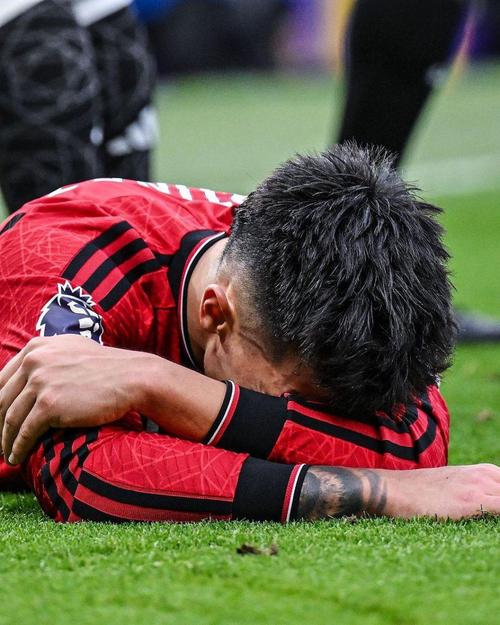 伤病退散!记者:曼联目前全员健康,两年前滕帅带队开季10人伤缺