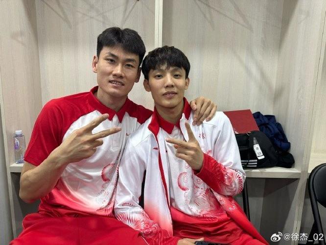 徐杰：磨合 备战互勉 赛场托举冲锋 我们只有一个目标 冠军🏆
