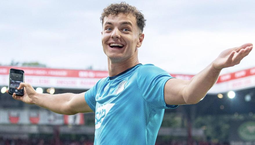 德天空：英超球队有意霍村前锋B·图雷 有球队愿冬窗支付3500万欧