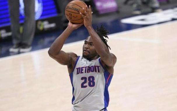 记者：庄神弄鬼又来了 原本魔术大比分领先打花的比赛&多加了点戏