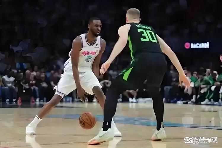 热火双向也说克莱是废物！克莱回应：你TM谁？不配和我一桌🤬！