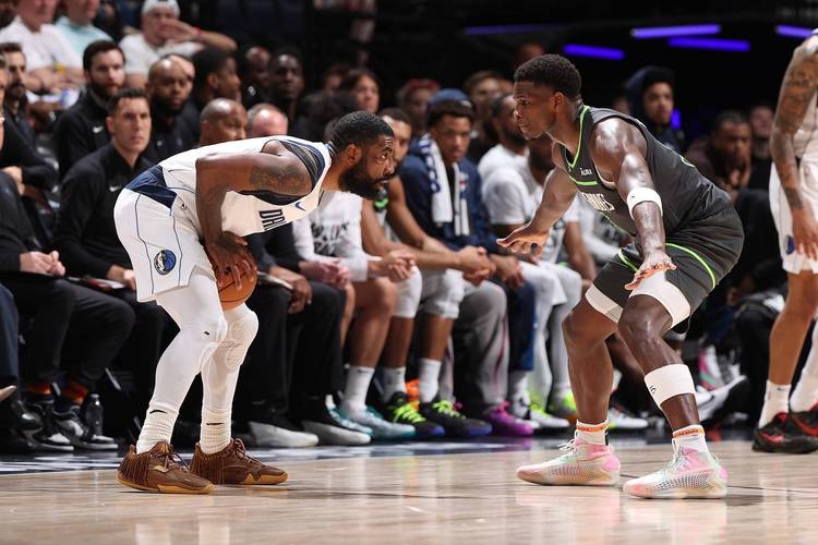 爱德华兹：我需要适应打控卫 我们必须减少失误&在体系中打球