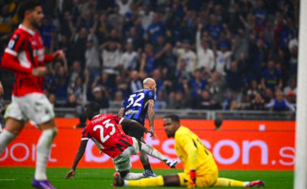 两连败！米体：国米缺少邓弗里斯影响很大，右路目前无人可用