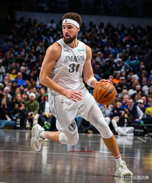 队记：克莱·汤普森的状态已升级 可以参加今天对阵快船的比赛