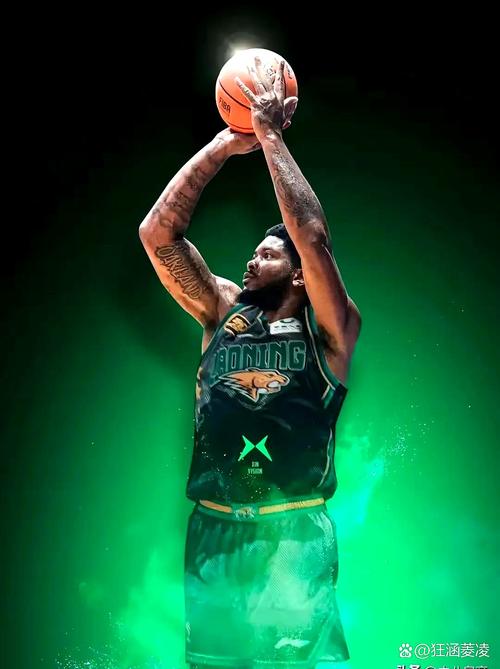 克莱是废物？小里弗斯：他的传奇已经写下 现在纯粹是为热爱打球